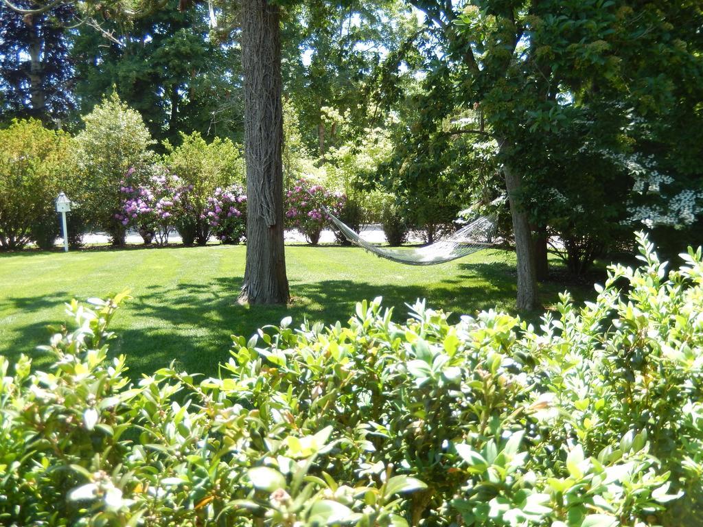 The Hedges Inn East Hampton Exterior photo