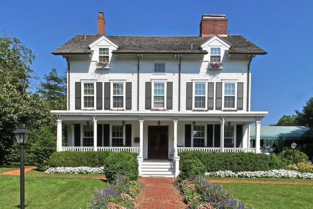 The Hedges Inn East Hampton Exterior photo